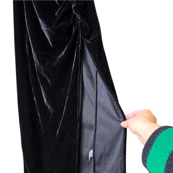 Sleeveless High Slit Velvet Maxi Dress Size M Black Bodycon Made USA Pleated - Picture 4 of 9